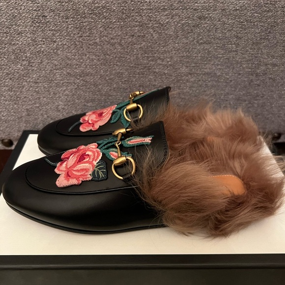 New Gucci Princetown Horsebit fur Mules Lined black Embroidered Flower size 35 - Picture 12 of 14